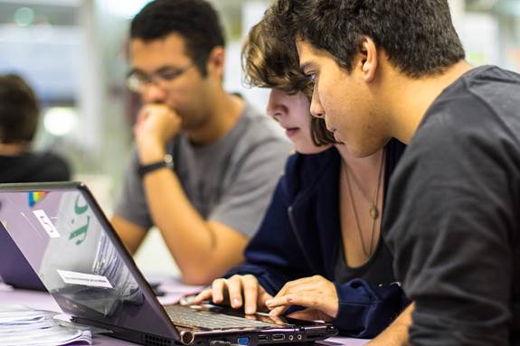 Alunos durante curso