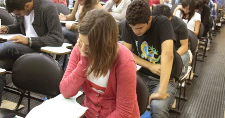 Estudantes fazem vestibular da Fuvest