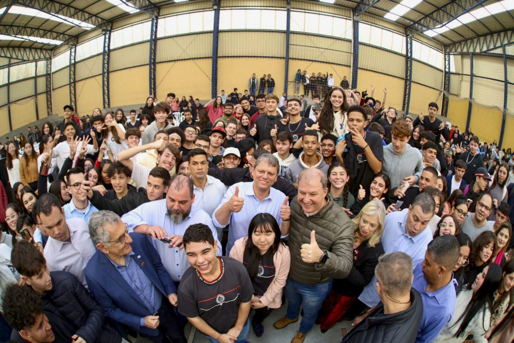 Governador na Etec de Botucatu