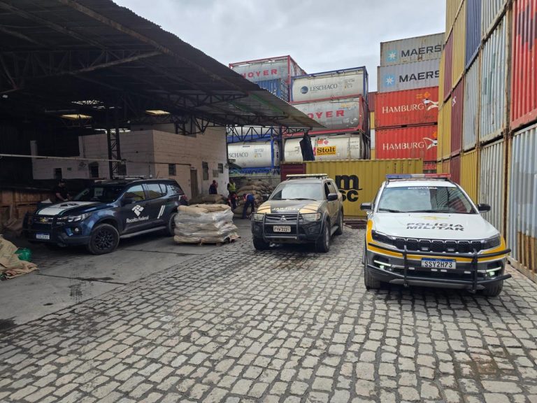 Apreensão de cocaína da polícia no Porto de Santos