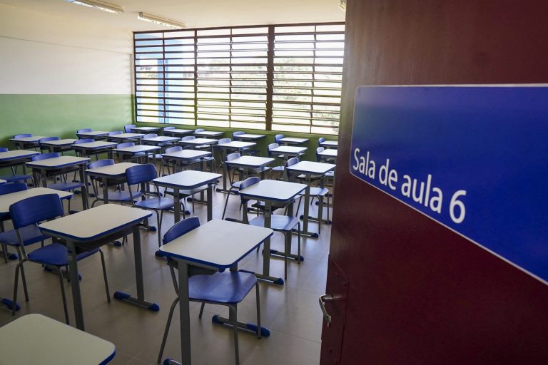 ESCOLA