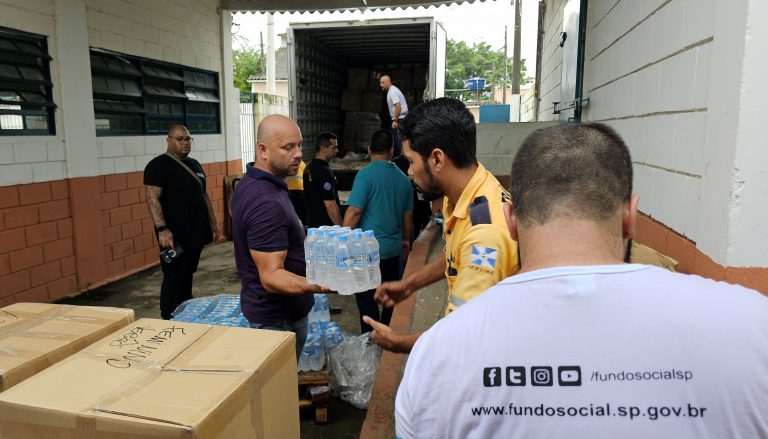 Entrega de suprimentos em Peruíbe