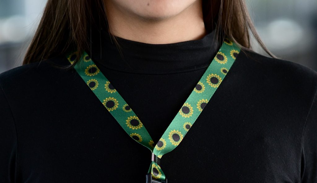 Cordão de deficiências ocultas. Cordão de girassol é um símbolo internacional que identifica pessoas com deficiências ocultas, ou seja, aquelas que não são imediatamente perceptíveis