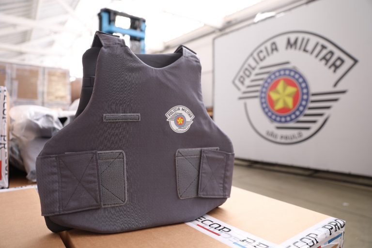 PM começa a distribuir novos coletes balísticos com investimento de R$ 33 milhões