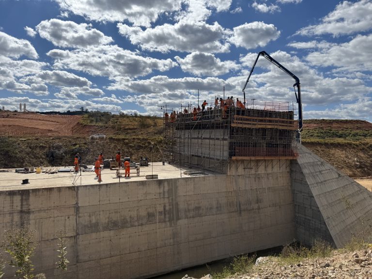 Obras da Barragem de Duas Pontes em Amparo