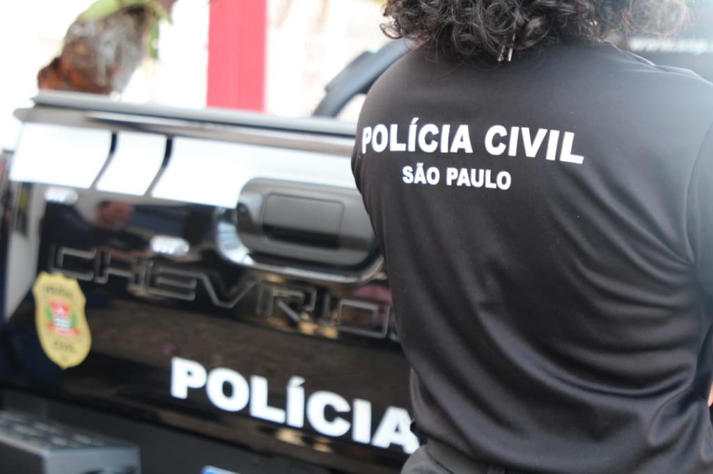 Polícia
