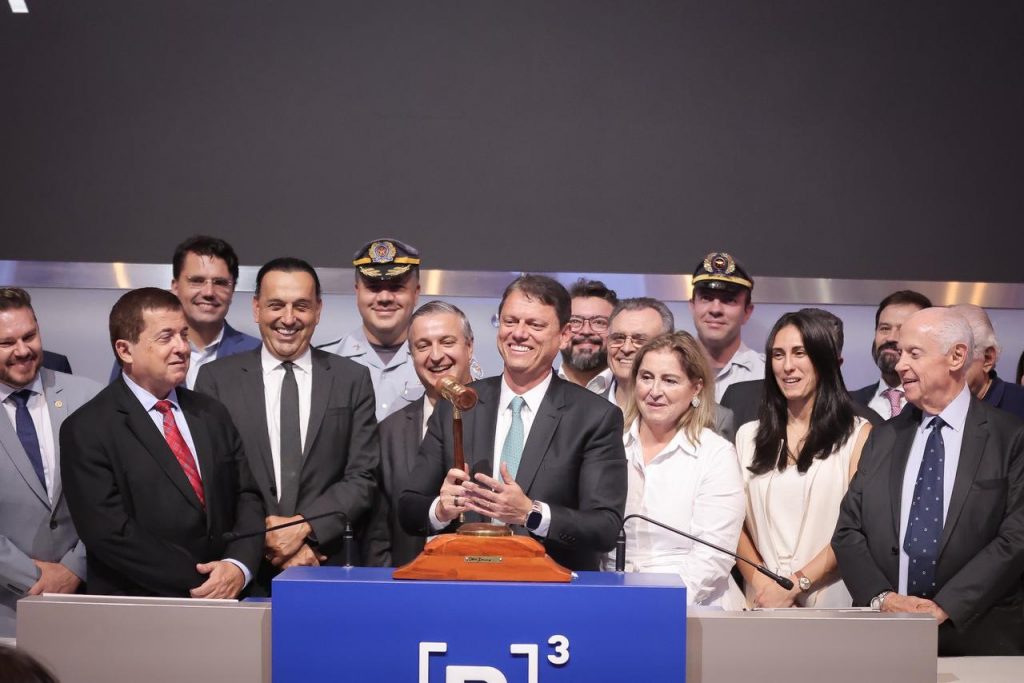 O governador Tarcísio de Freitas durante leilão da Rota Mogiana. Foto: Paulo Guereta/Governo do Estado de SP