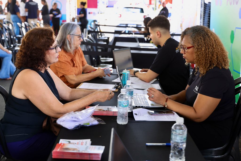 Feira ofereceu também orientação profissional e cadastro em banco de talentos. Foto: Celio Messias/Governo do Estado de SP