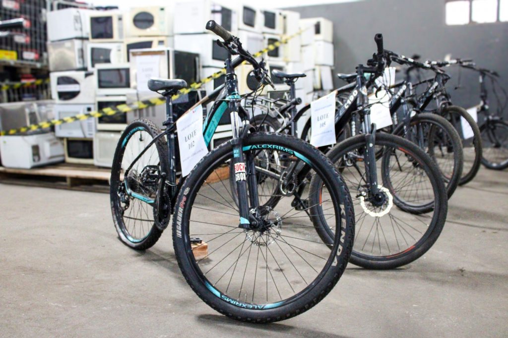 Bicicletas fazem parte do leilão