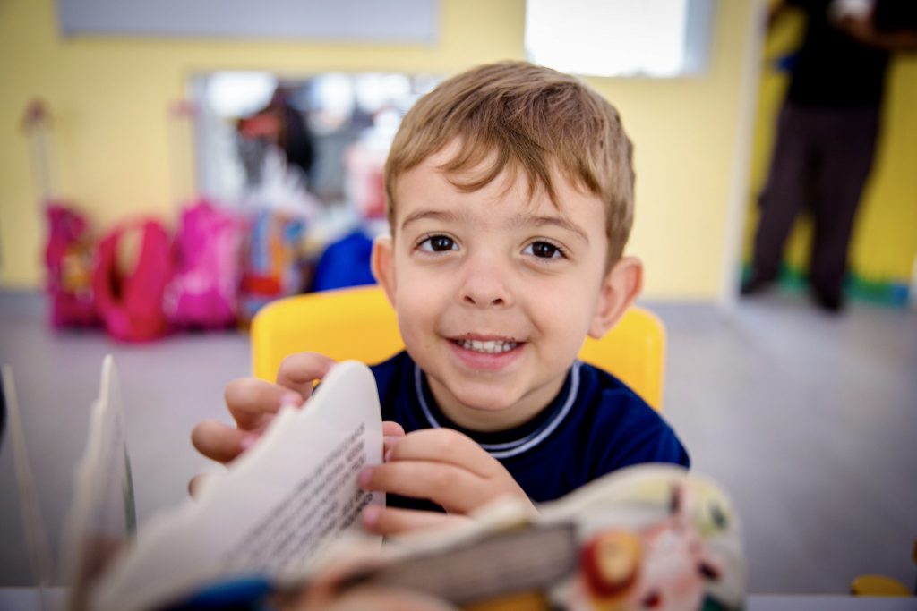 Kaléo Venancio, de 3 anos de idade, é aluno da EMEI Professor André Rodrigo Ataliba. Foto: Divulgação/Governo de SP.